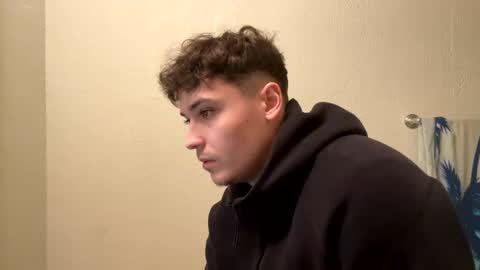 yungstudbev online show from December 18, 2024, 10:13 pm