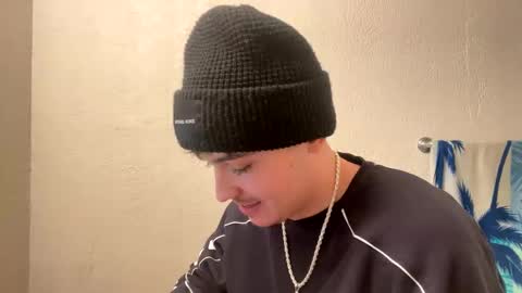 yungstudbev online show from December 24, 2024, 11:33 pm