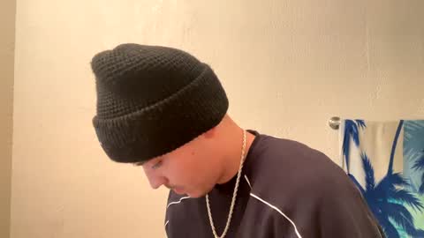 yungstudbev online show from December 25, 2024, 3:08 am