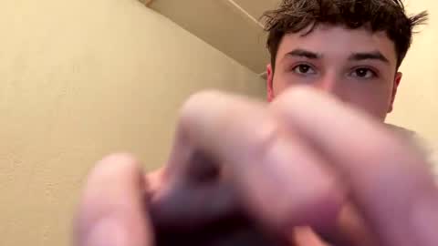 yungstudbev online show from September 22, 2025, 4:03 am