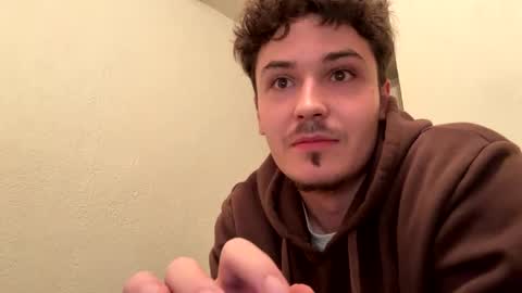 yungstudbev online show from September 27, 2025, 3:33 am