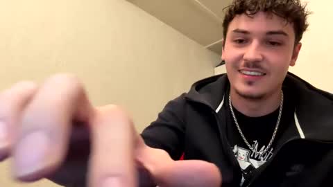 yungstudbev online show from October 13, 2025, 5:18 am