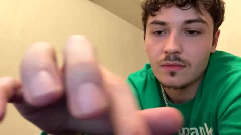 yungstudbev online show from October 17, 2025, 2:04 am