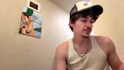 yungstudbev online show from December 19, 2025, 5:20 pm