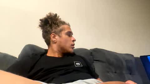 Snapshot of yungxxhung chatting on November 16, 2025, 12:38 am yungxxhung online show from November 16, 2025, 12:38 am