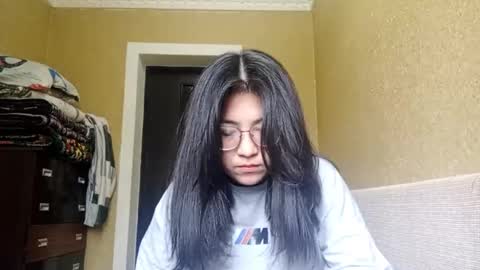 Yuna online show from November 7, 2025, 4:12 am