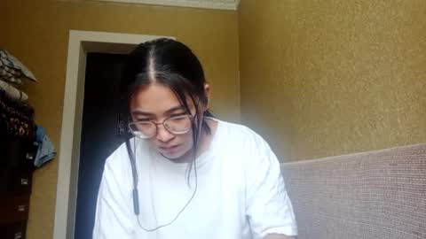 Yuna online show from November 10, 2025, 4:11 am