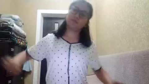 Yuna online show from November 17, 2025, 1:06 pm