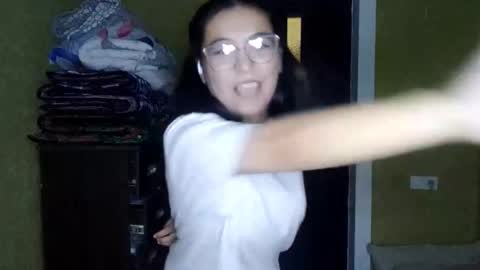 Yuna online show from December 3, 2025, 1:53 pm