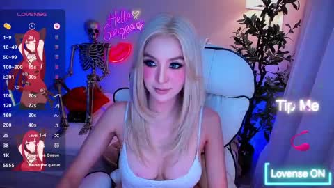 Snapshot of yurasiand0ll chatting on October 5, 2025, 1:37 am Sasa online show from October 5, 2025, 1:37 am