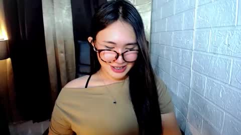 Snapshot of yuriyumixx_xoxo chatting on October 21, 2025, 4:30 pm yuriyumixx_xoxo online show from October 21, 2025, 4:30 pm