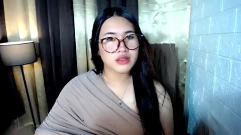 Snapshot of yuriyumixx_xoxo chatting on November 8, 2025, 7:34 pm yuriyumixx_xoxo online show from November 8, 2025, 7:34 pm