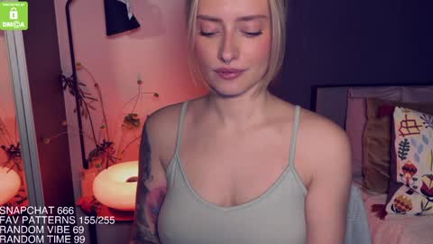 Snapshot of yvie_ chatting on December 4, 2025, 8:12 am The Queen Bitch of the United Kingdom online show from December 4, 2025, 8:12 am