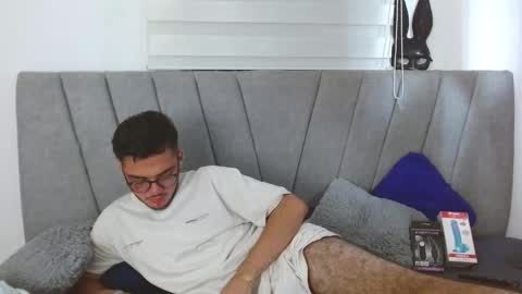 Zack  online show from November 11, 2025, 4:01 am