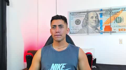 zachpri20 online show from December 18, 2024, 7:58 am