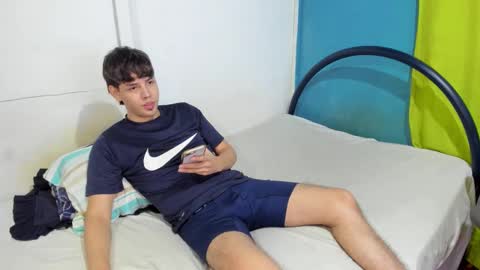 ZackMontiel07 online show from October 23, 2025, 9:52 am