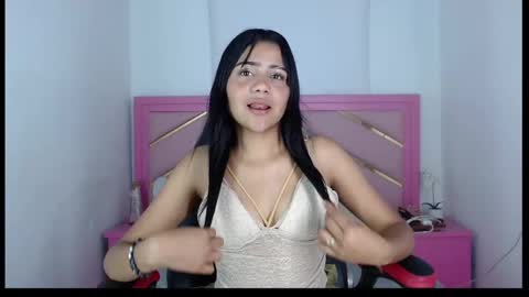 Snapshot of zaira_angel chatting on February 6, 2025, 4:21 am Zaira Angel online show from February 6, 2025, 4:21 am