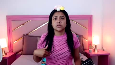 Snapshot of zaira_angel chatting on February 18, 2025, 7:19 pm Zaira Angel online show from February 18, 2025, 7:19 pm