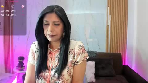 zamanthaa__ online show from November 6, 2025, 12:28 pm