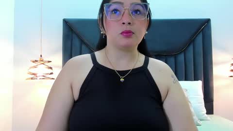 Snapshot of zamiragates1 chatting on March 2, 2025, 3:45 am zamiragates1 online show from March 2, 2025, 3:45 am