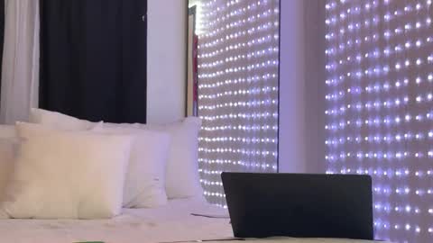 Snapshot of zamoraedii1994 chatting on December 15, 2025, 12:37 am Edii online show from December 15, 2025, 12:37 am