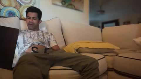 Snapshot of zamoraedii1994 chatting on December 15, 2025, 1:37 pm Edii online show from December 15, 2025, 1:37 pm