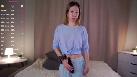 Criss  online show from November 10, 2025, 7:13 pm