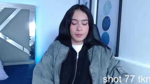 zaradames_ online show from January 6, 2025, 4:04 am