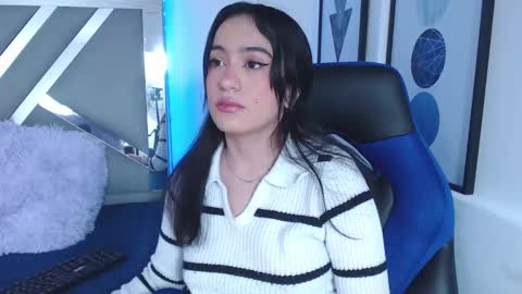 zaradames_ online show from January 15, 2025, 3:22 am