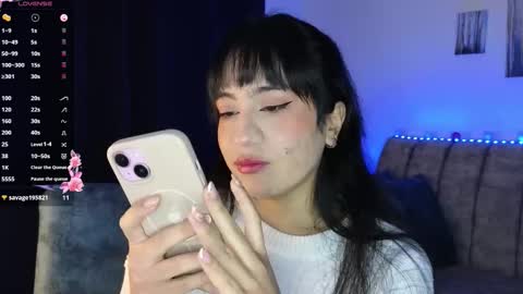 zaradames_ online show from September 19, 2025, 2:35 am