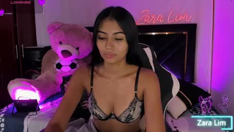 Snapshot of zaralim chatting on September 30, 2025, 2:55 pm Zara Lim online show from September 30, 2025, 2:55 pm