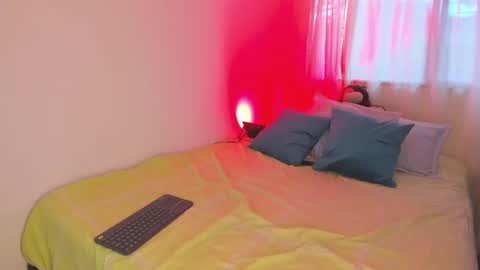   online show from September 22, 2025, 7:05 pm