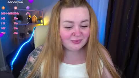 Snapshot of zarareign_ chatting on March 9, 2025, 9:03 pm Lola online show from March 9, 2025, 9:03 pm