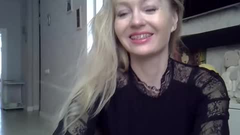 Zarina Swift online show from March 9, 2025, 8:18 am