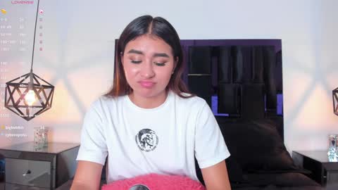 Snapshot of zayda_ chatting on February 2, 2025, 5:48 pm Zayda online show from February 2, 2025, 5:48 pm