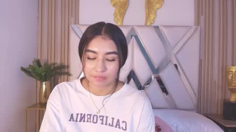 Snapshot of zayda_ chatting on October 10, 2025, 3:11 pm Zayda online show from October 10, 2025, 3:11 pm