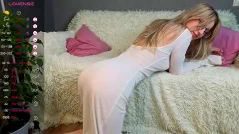 Snapshot of zegoi chatting on November 26, 2025, 1:12 pm Avi online show from November 26, 2025, 1:12 pm