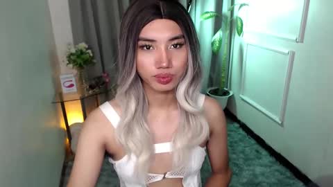 zelainalovetocum online show from January 22, 2025, 2:48 am
