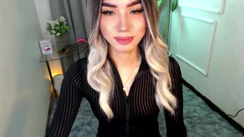 zelainalovetocum online show from February 3, 2025, 1:52 am