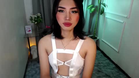 zelainalovetocum online show from February 5, 2025, 2:08 am