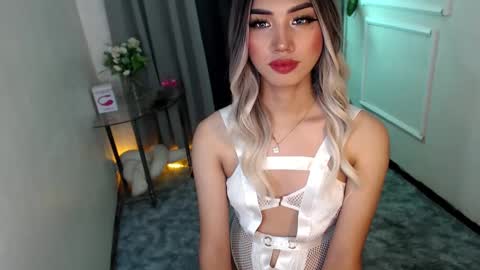 zelainalovetocum online show from February 5, 2025, 5:09 am