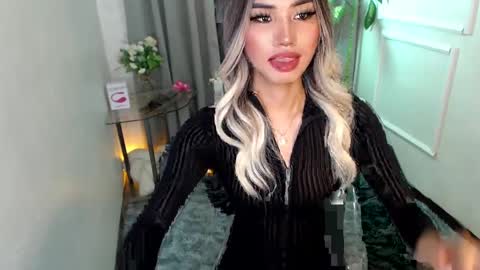 zelainalovetocum online show from February 7, 2025, 5:31 am