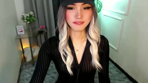 zelainalovetocum online show from February 15, 2025, 12:59 am