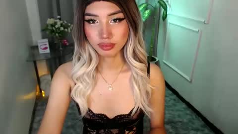 zelainalovetocum online show from February 22, 2025, 4:40 pm