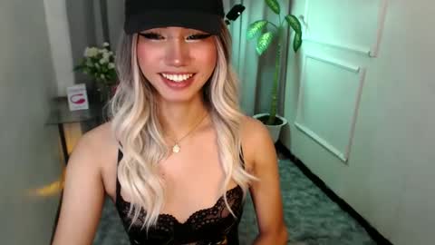 zelainalovetocum online show from February 22, 2025, 7:47 pm