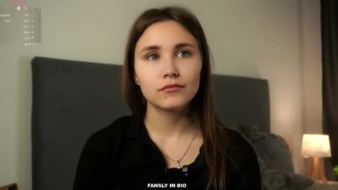 Snapshot of zeldaes chatting on October 25, 2025, 1:13 am Emilia online show from October 25, 2025, 1:13 am