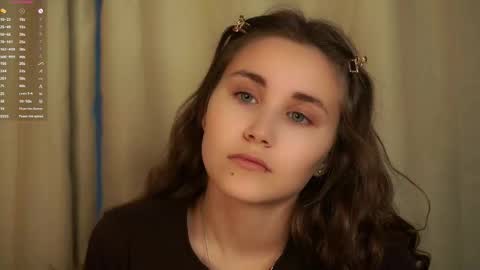 Snapshot of zeldaes chatting on November 4, 2025, 1:27 am Emilia online show from November 4, 2025, 1:27 am