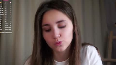 Snapshot of zeldaes chatting on November 8, 2025, 1:17 am Emilia online show from November 8, 2025, 1:17 am