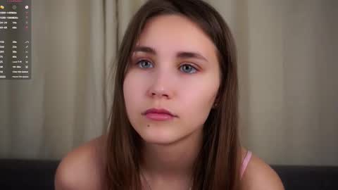 Snapshot of zeldaes chatting on November 14, 2025, 1:15 am Emilia online show from November 14, 2025, 1:15 am