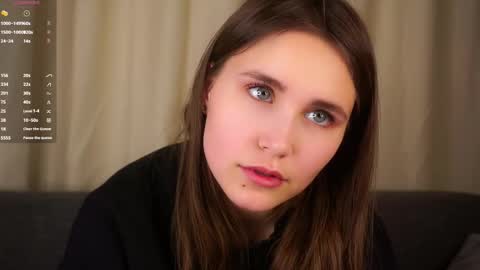 Snapshot of zeldaes chatting on November 26, 2025, 12:22 am Emilia online show from November 26, 2025, 12:22 am